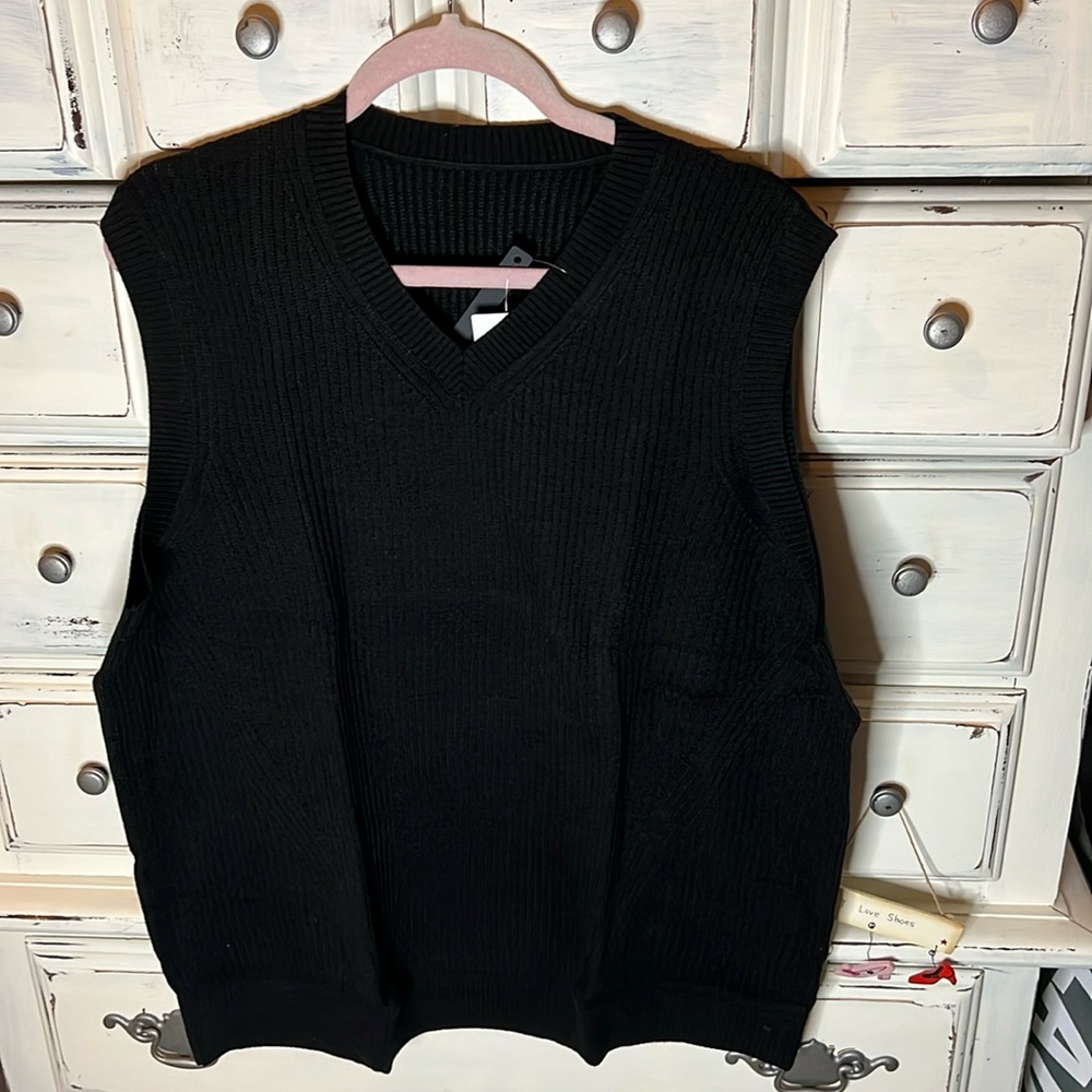NWT Men’s Knit Vest